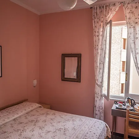 Gioiello Oda ve Kahvaltı Celle Ligure